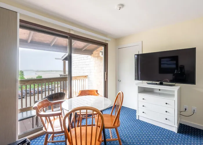 Aspinquid Resort