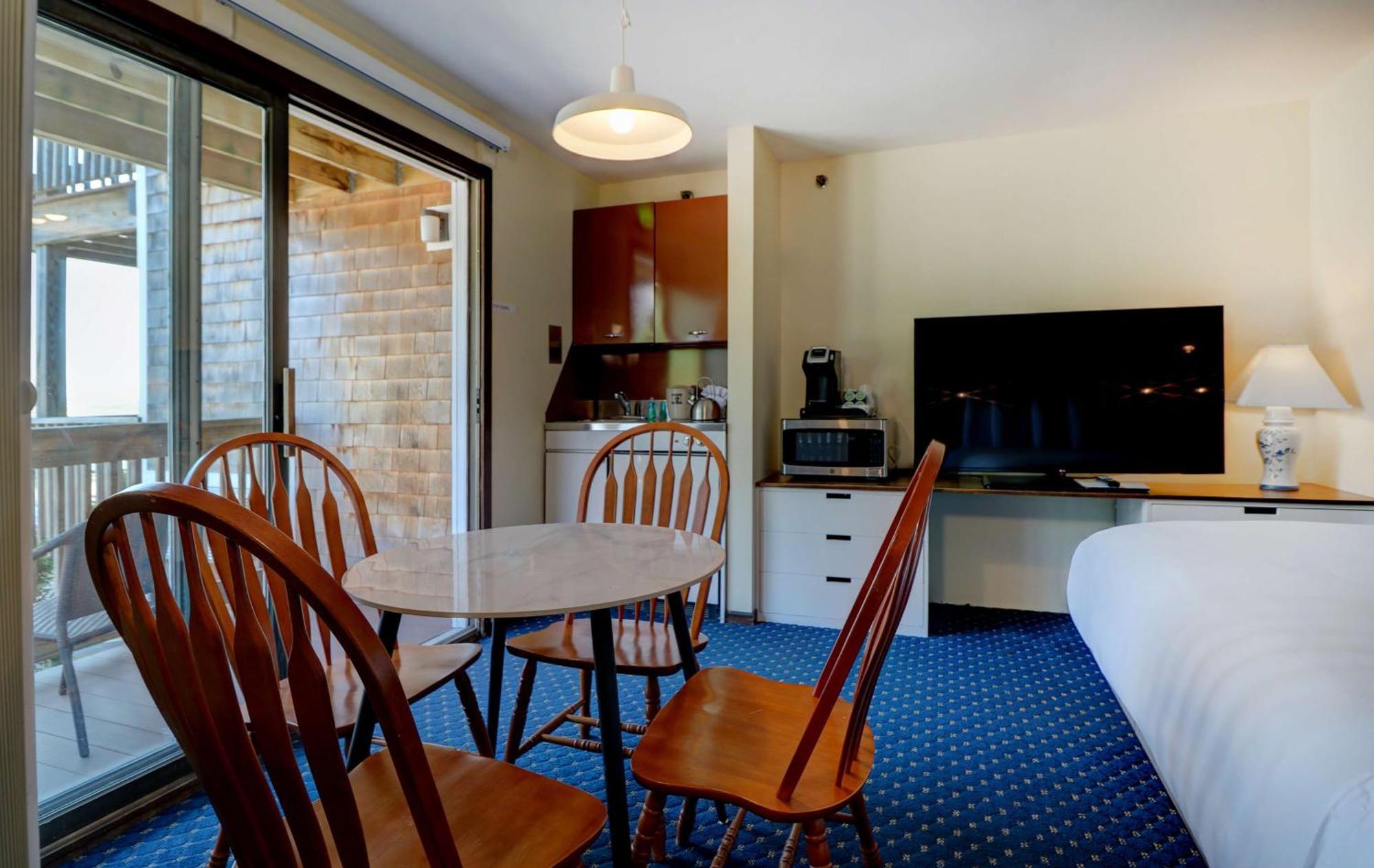 Aspinquid Hotel 4*